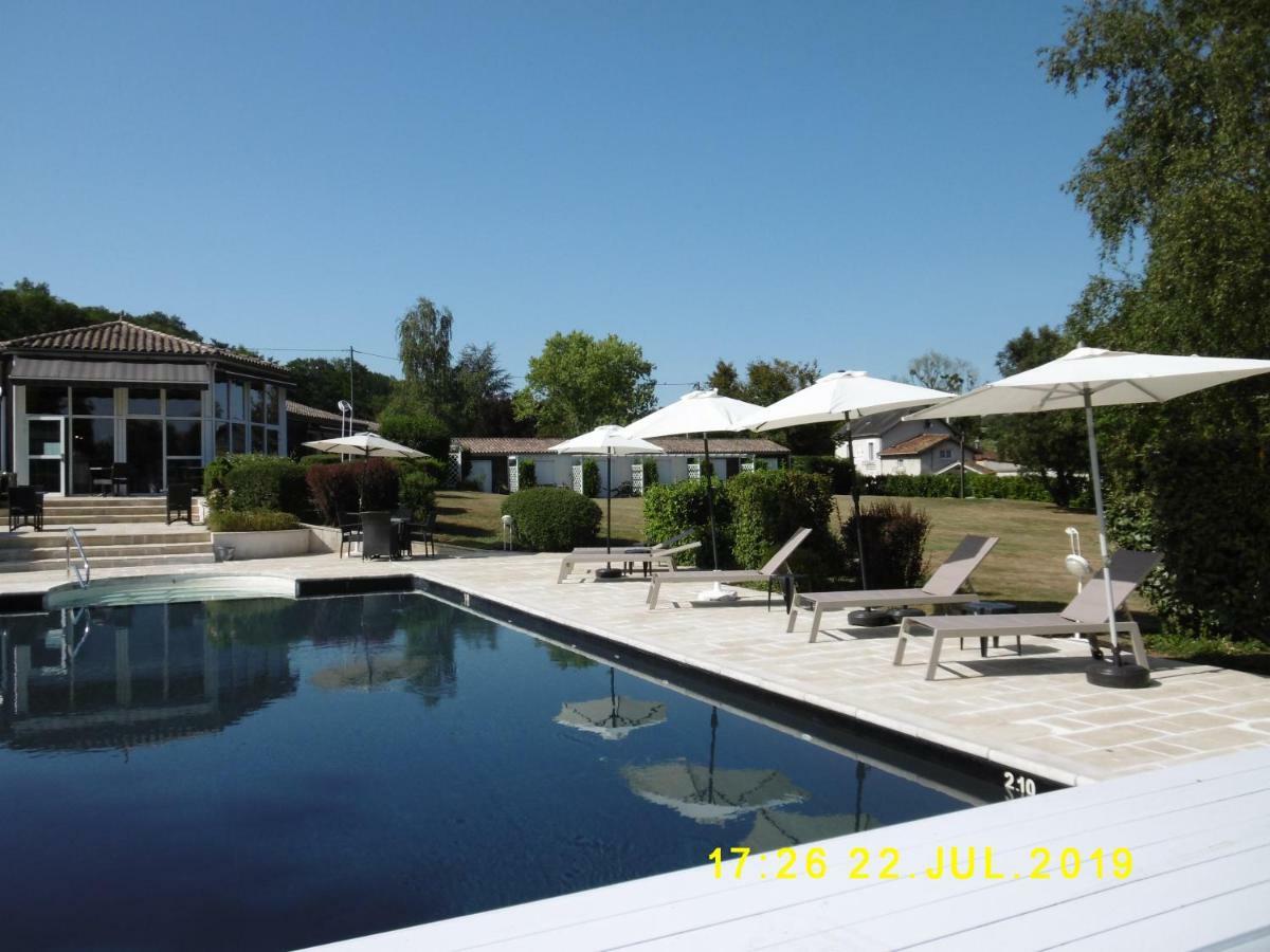 Logis Hotel Val De Vienne Le Vigeant Exterior foto