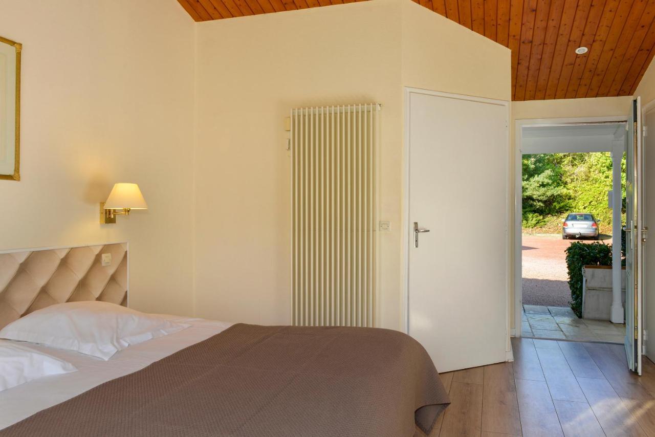 Logis Hotel Val De Vienne Le Vigeant Exterior foto